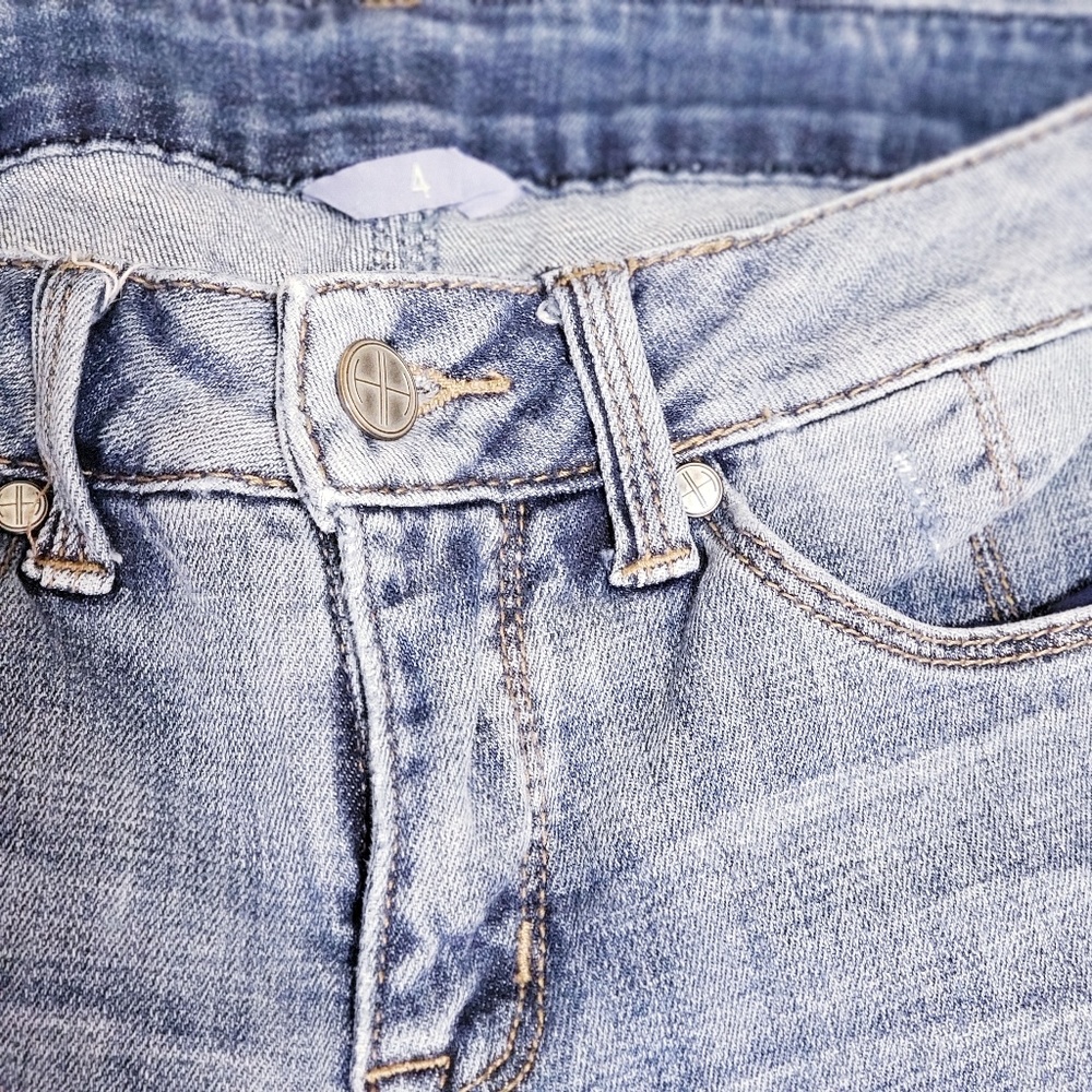 Hot in Hollywood Distressed Boyfriend Jean's 4 - Picture 4 of 5